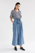 Load image into Gallery viewer, Seter Tee White/Navy