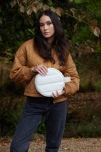 Load image into Gallery viewer, beauty base (cloud) - ecru