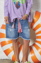 Load image into Gallery viewer, Frayed Denim Carpenter Short