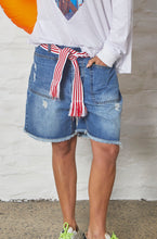 Load image into Gallery viewer, Frayed Denim Carpenter Short