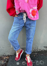 Load image into Gallery viewer, STONEWASH TRACK JEAN