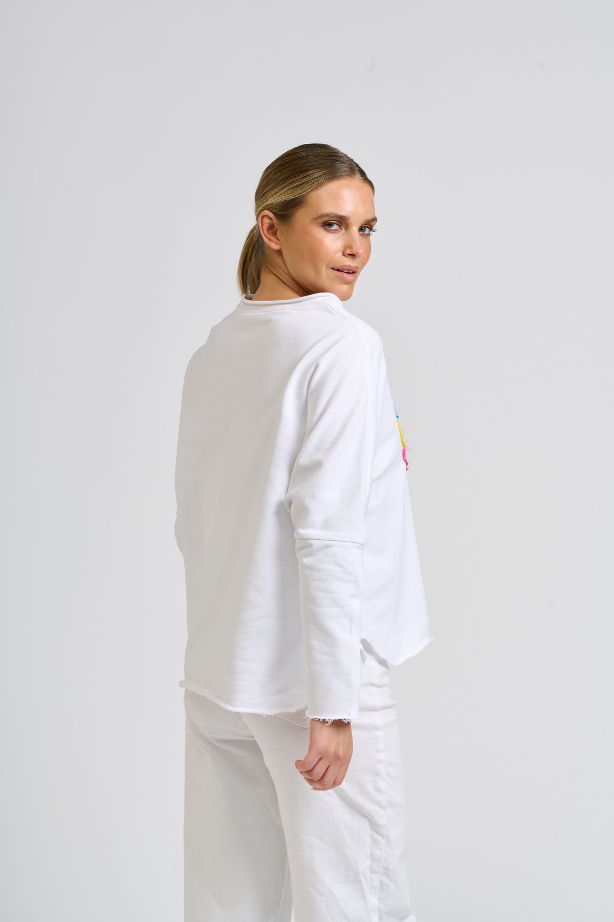 Amore Raw Sweatshirt - White / Heart