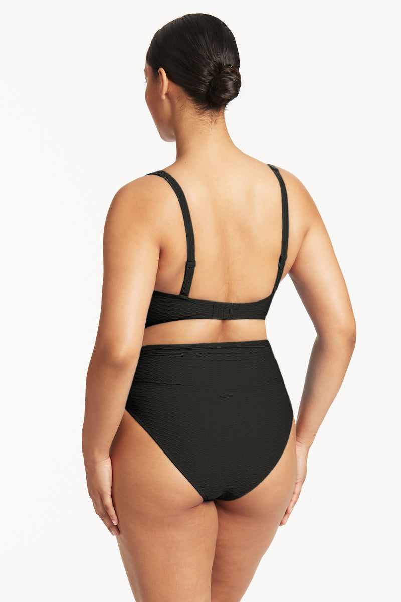 Honeycomb Cross Front Multifit Top Black