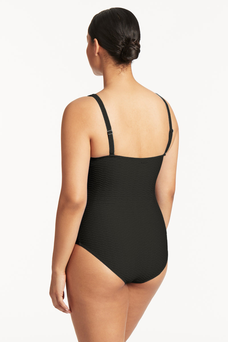 Honeycomb Cross Front Multifit One Piece Black