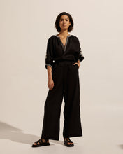 Load image into Gallery viewer, solitude top - black