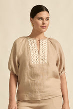 Load image into Gallery viewer, kilter top - stone