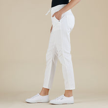 Load image into Gallery viewer, Lightweight Jogger Jean - White