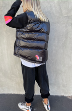 Load image into Gallery viewer, Black Sport 8 Puffer Vest
