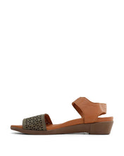 Load image into Gallery viewer, Adelaide Brook/Coconut