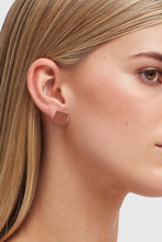 Load image into Gallery viewer, Rett Stud