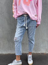 Load image into Gallery viewer, Faded Star Cropped Jean