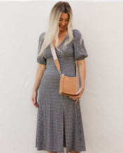Load image into Gallery viewer, Parker Phone Crossbody Bag Tan