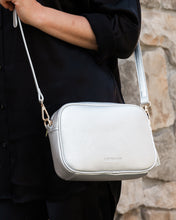 Load image into Gallery viewer, Ginger Metallic Crossbody Bag Silver