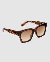 Load image into Gallery viewer, Vinny Sunglasses Multi Shell
