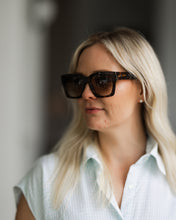 Load image into Gallery viewer, Vinny Sunglasses Multi Shell