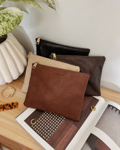 Load image into Gallery viewer, Louie Pouch - Saddle Black