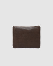Load image into Gallery viewer, Louie Pouch - Saddle Chocolate