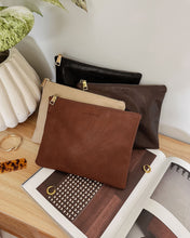 Load image into Gallery viewer, Louie Pouch - Saddle Malt
