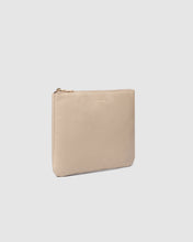 Load image into Gallery viewer, Louie Pouch - Saddle Malt