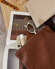 Load image into Gallery viewer, Louie Pouch - Saddle Malt