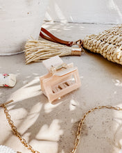 Load image into Gallery viewer, Hayley Hair Claw Set Beige