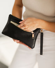 Load image into Gallery viewer, Mimi Clutch Black