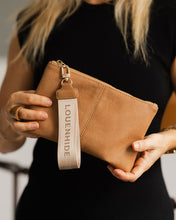 Load image into Gallery viewer, Mimi Clutch Camel