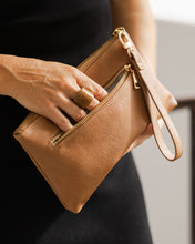 Load image into Gallery viewer, Mimi Clutch Camel