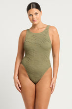 Load image into Gallery viewer, guinness one piece sage tiger