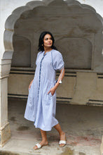 Load image into Gallery viewer, Capri Midi Navy