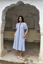 Load image into Gallery viewer, Capri Midi Navy