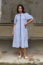 Load image into Gallery viewer, Capri Midi Navy