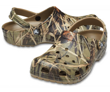 Load image into Gallery viewer, Crocs  Realtree APX Classic Clog Mlt