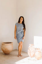 Load image into Gallery viewer, Box Top with Side Splits Cestinato Blu