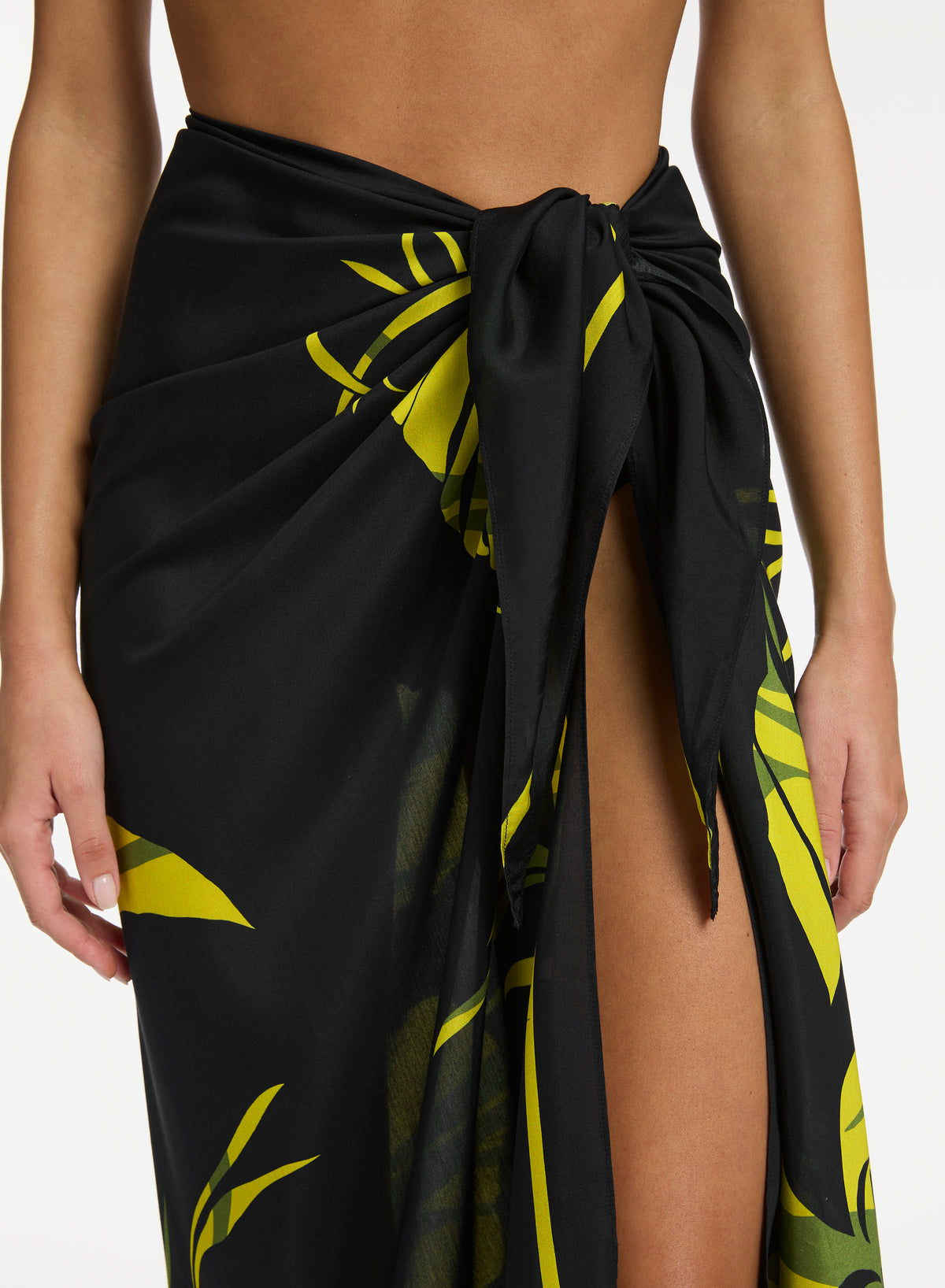 Shadow Palm Sarong Black