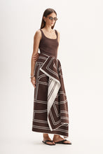 Load image into Gallery viewer, Beau Towel Chocolate