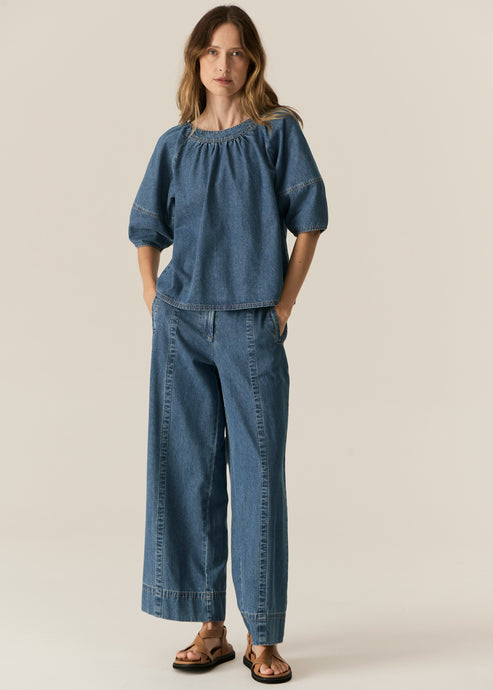 Carsen Top Light Wash