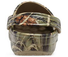 Load image into Gallery viewer, Crocs Realtree APX Classic Clog
