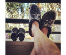Load image into Gallery viewer, Realtree APX Classic Clog Multi