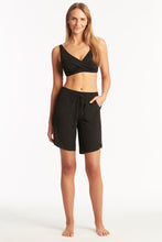 Load image into Gallery viewer, Essentials 7 Inch Boardshort - Black
