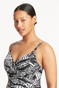 Pampas Twist Front Dd/E Cup One Piece Black