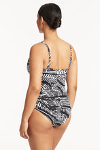 Load image into Gallery viewer, Pampas Twist Front Dd/E Cup One Piece Black