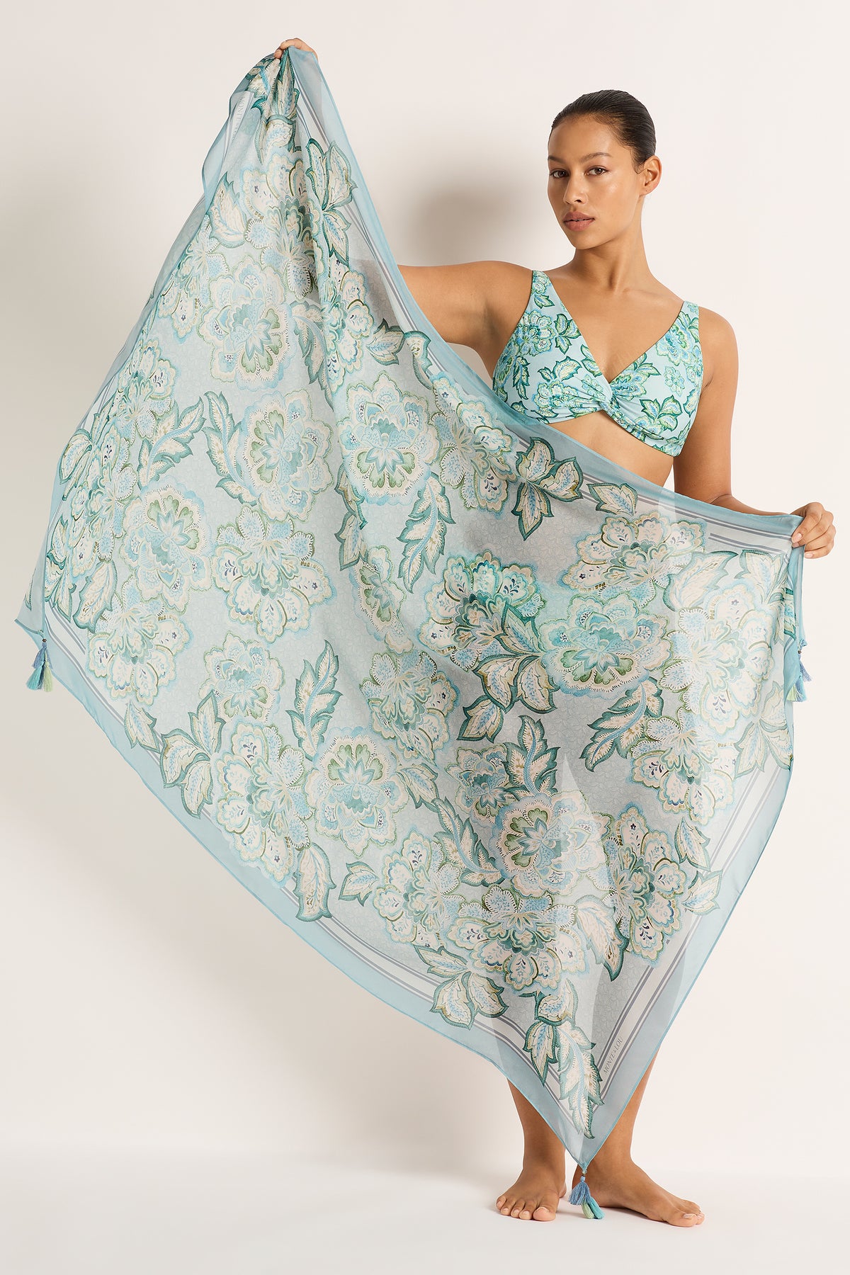 Indienne Multi Fit Twist Crop Top