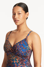 Load image into Gallery viewer, Hunter Twist Front Dd/E Cup One Piece Blue