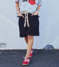 Load image into Gallery viewer, Weekend Stretch Short Black