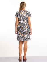 Load image into Gallery viewer, Shortsleeve Seamed Oasis Dress