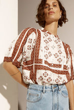 Load image into Gallery viewer, gleam top - scarf