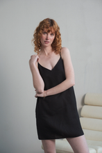 Load image into Gallery viewer, Liz Linen Slip Black