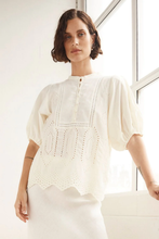 Load image into Gallery viewer, gleam top - cream broderie