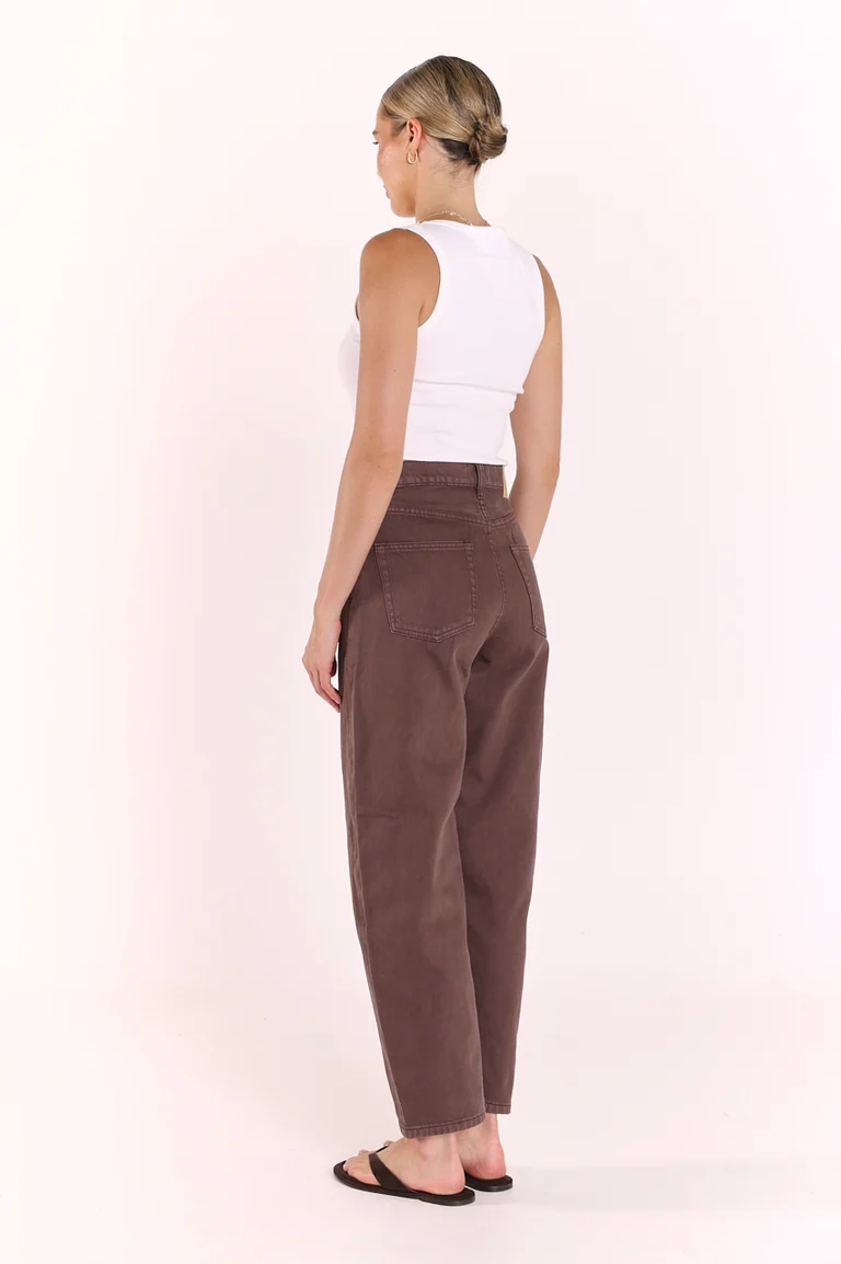 Lola Barrel Jean - Chocolate